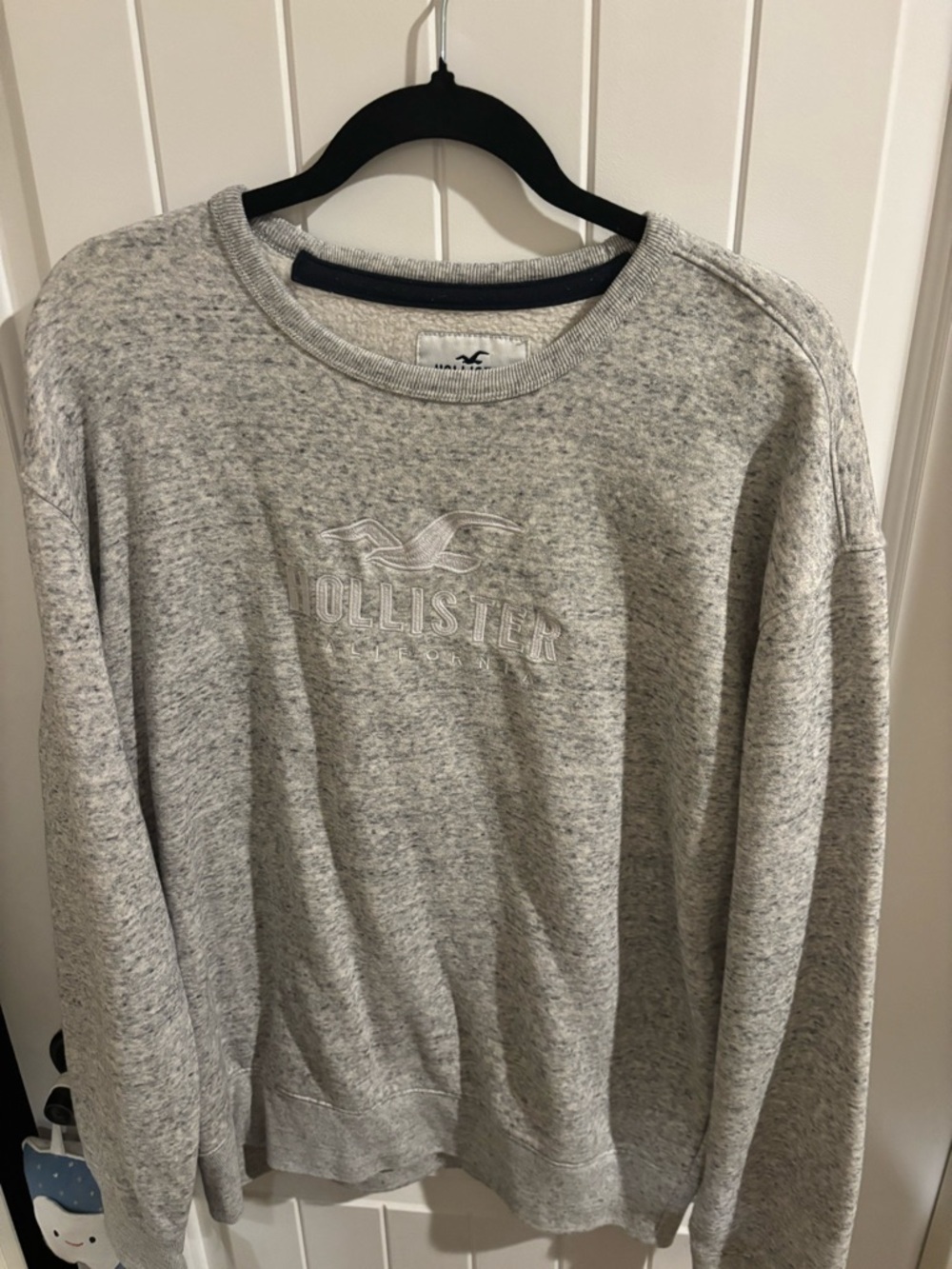 Hollister Gray Heather Embroidered Logo Crewneck Sweatshirt MENS LARGE